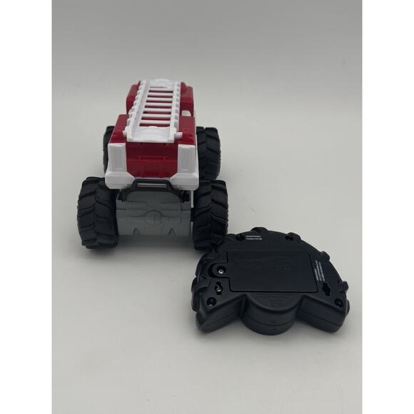Hot Wheels Monster Trucks Remote Control 5-Alarm Fire Truck Vehicle - Picture 4 of 4